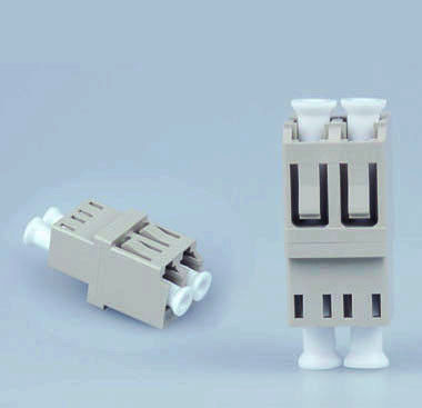 LC/van Multimode Vezel Optische Adapter van PC Ceramische de Koker Materiële Hoge Stabiliteit leverancier
