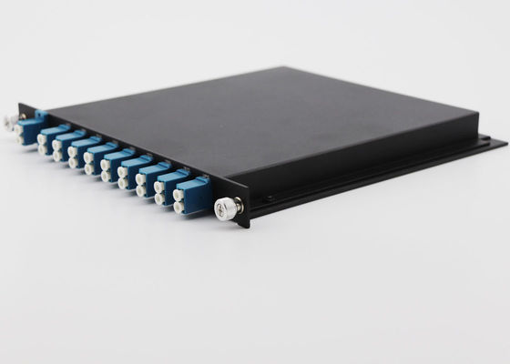 Het Maximum IL 2.5dB 1U Passieve Cwdm de Multiplextelegraafrek van UPG zet 8 Kanalen20nm Kanaal het Uit elkaar plaatsen op leverancier